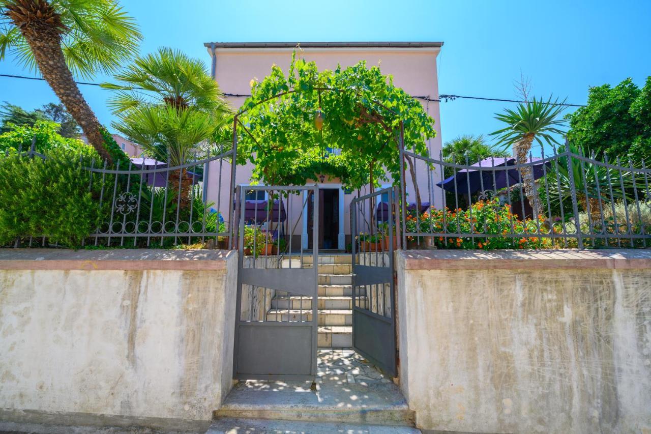 Apartmani Loreta Mali Losinj Luaran gambar